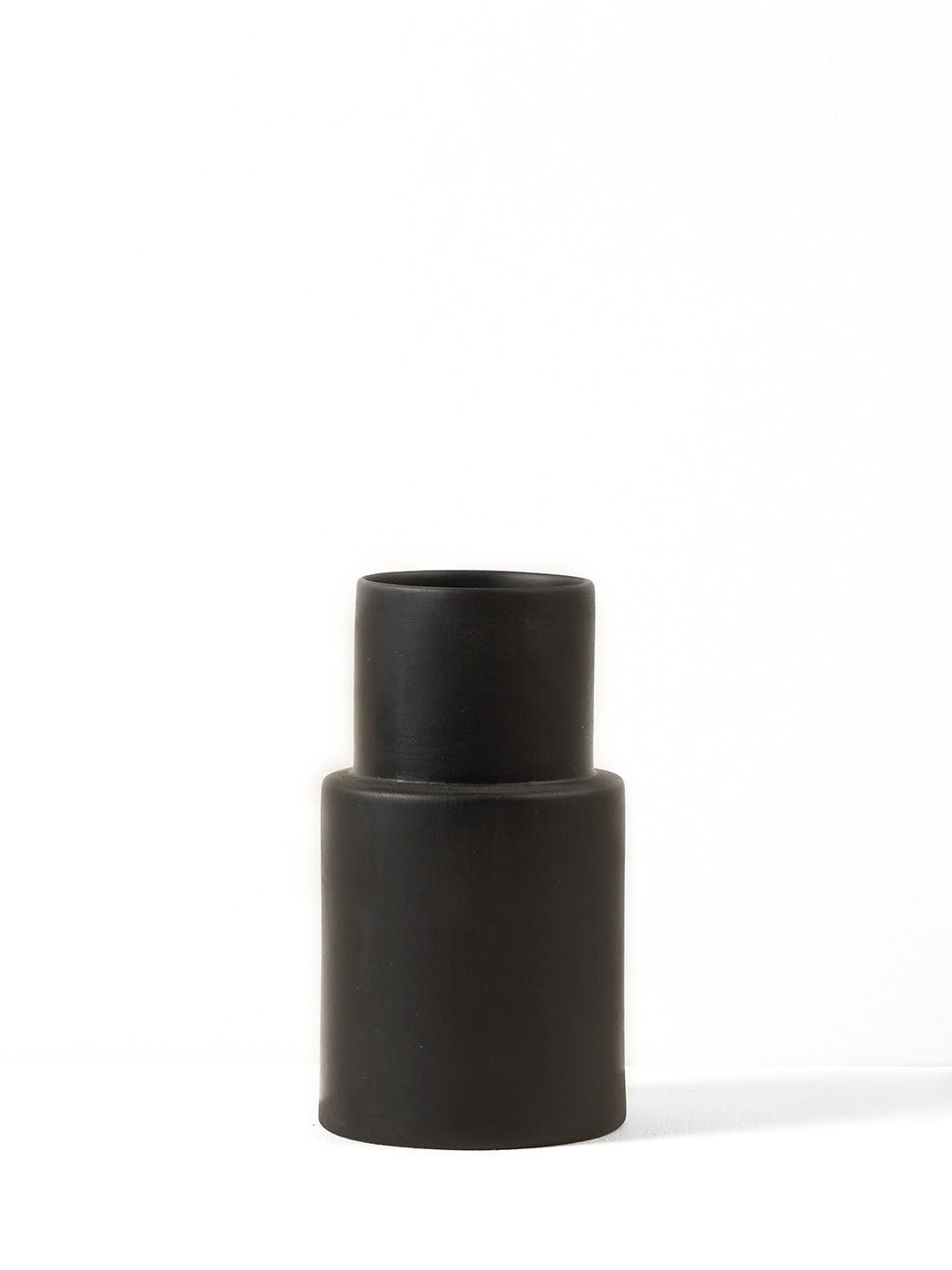 Kane Vase Black