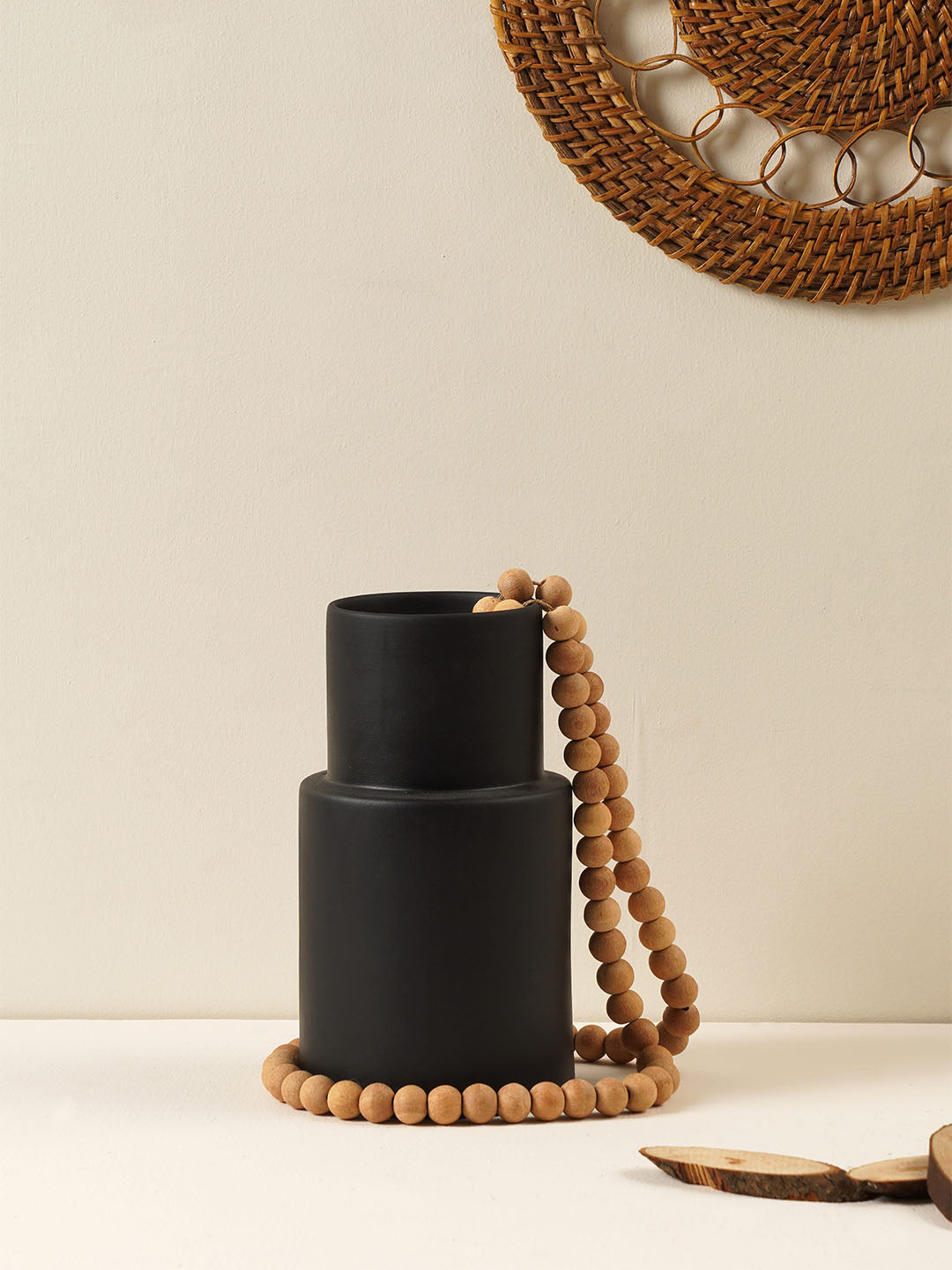 Kane Vase Black