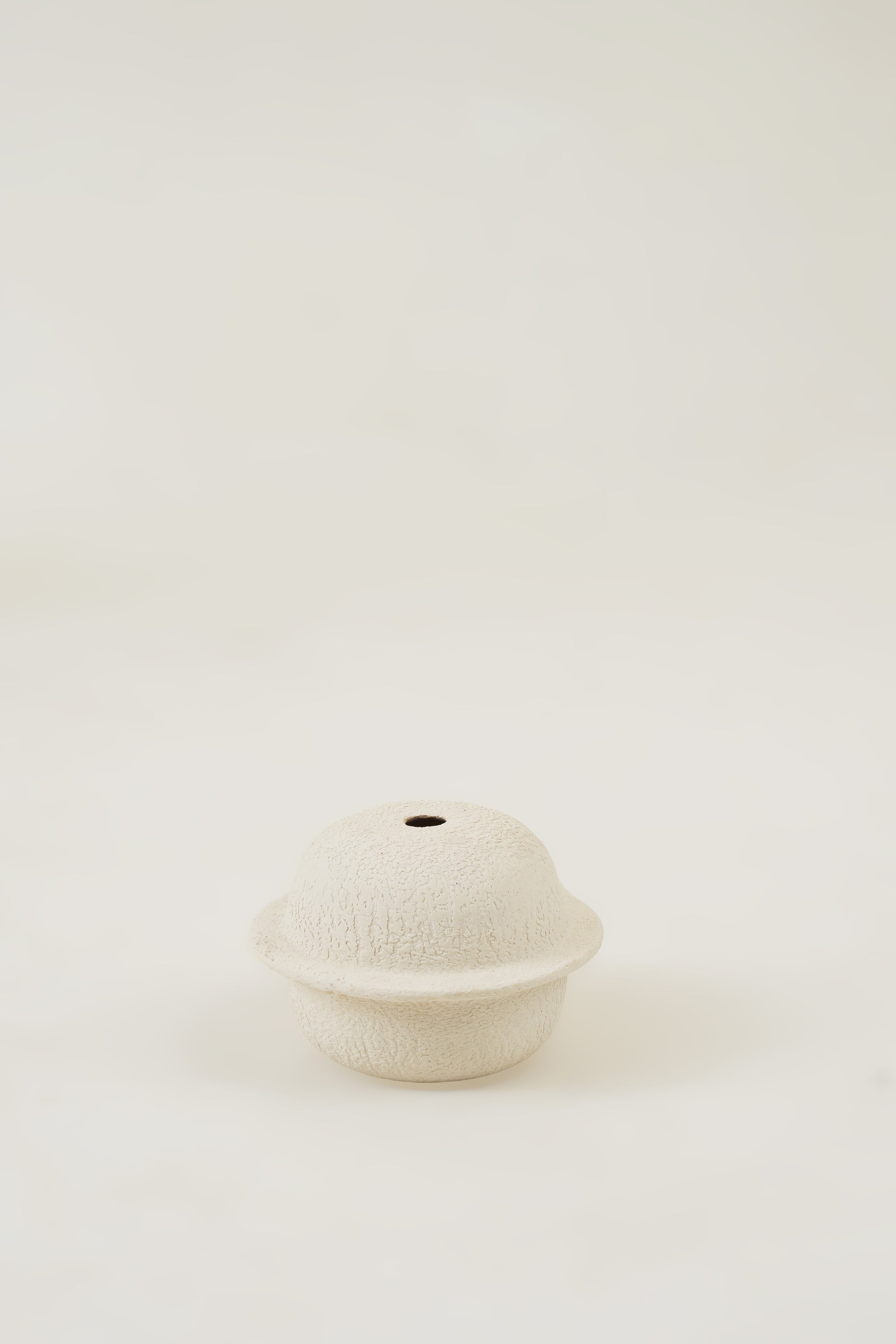 Pluto Vase - White