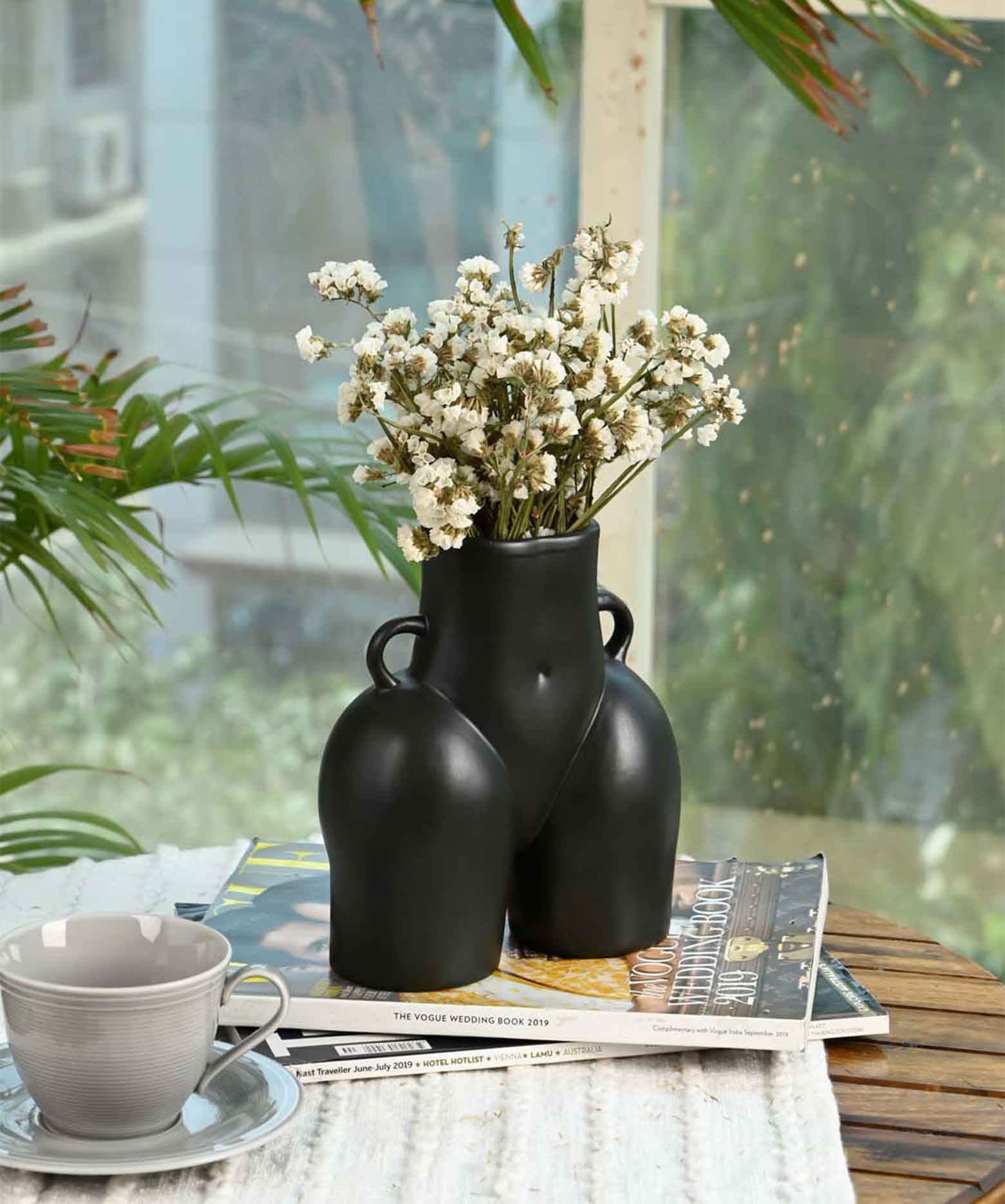 Lady Vase - Black